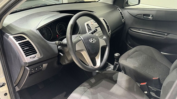 Hyundai i20 12 of 17