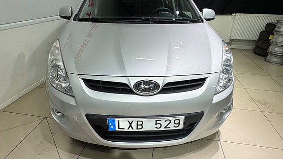 Hyundai i20 10 of 17