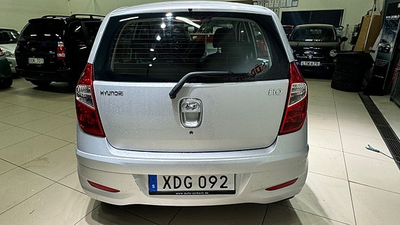 Hyundai i10 7 of 16