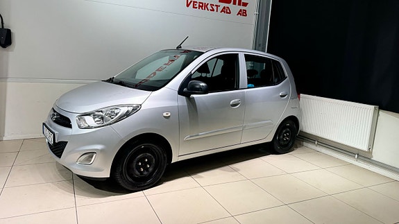 Hyundai i10 2 of 16