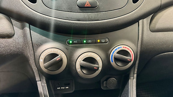 Hyundai i10 8 of 16
