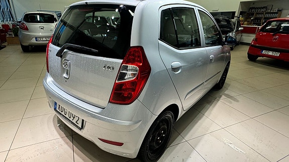 Hyundai i10 15 of 16