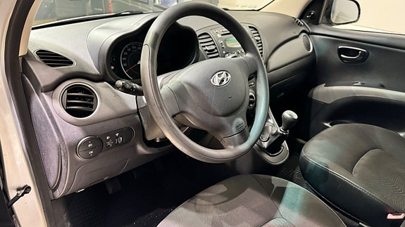 Hyundai i10 11 of 16