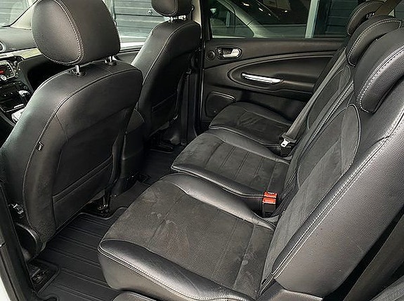 Ford S-MAX 10 of 16