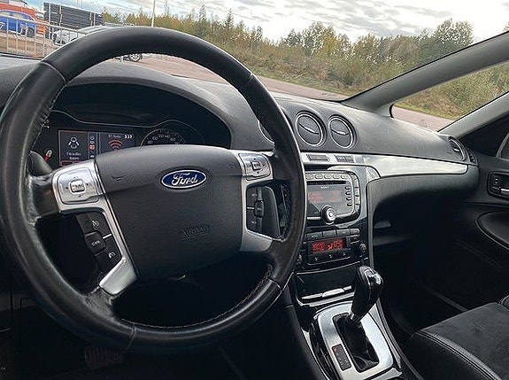 Ford S-MAX 12 of 16