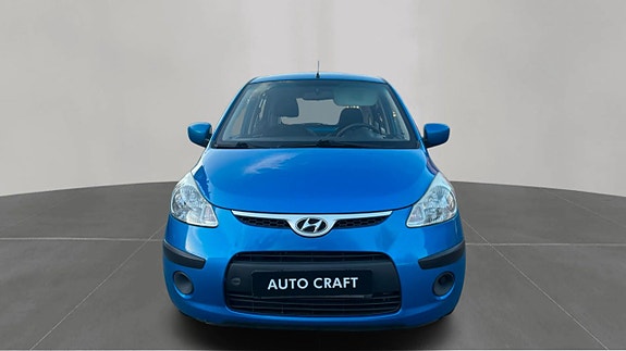 Hyundai i10 2 of 5