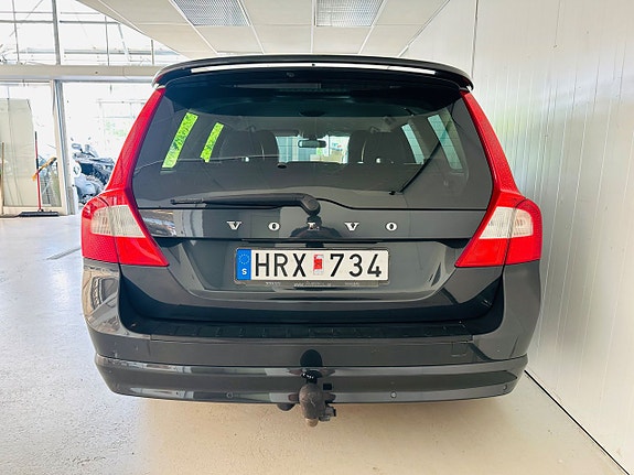 Volvo V70 10 of 14