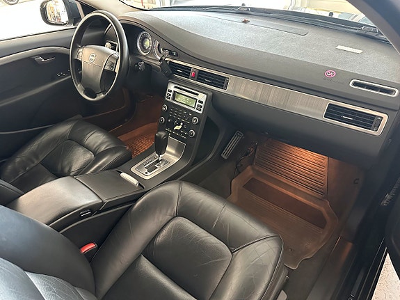Volvo V70 6 of 14