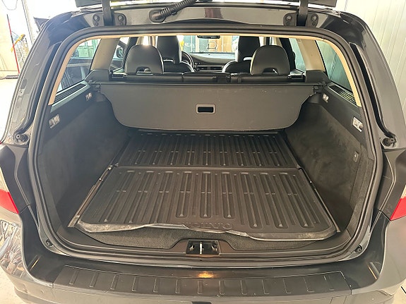 Volvo V70 12 of 14
