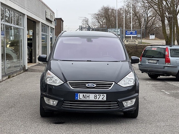 Ford Galaxy 2 of 5