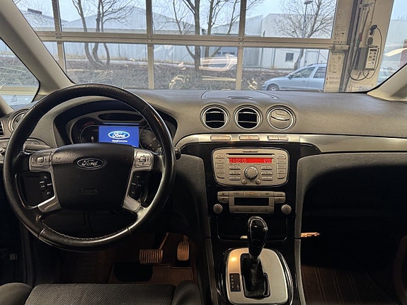Ford Galaxy 9 of 15