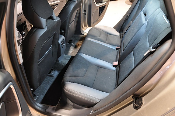 Volvo V60 14 of 19