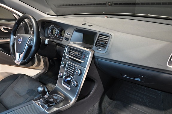 Volvo V60 16 of 19