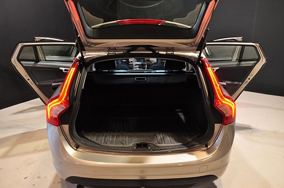 Volvo V60 9 of 19