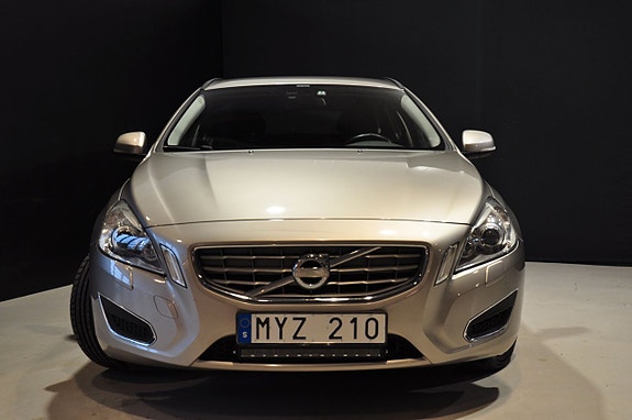 Volvo V60 3 of 19