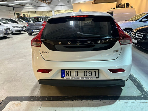 Volvo V40 4 of 5