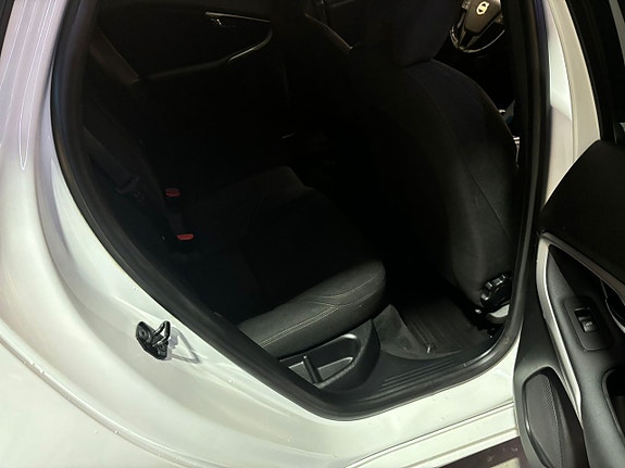 Volvo V40 13 of 20
