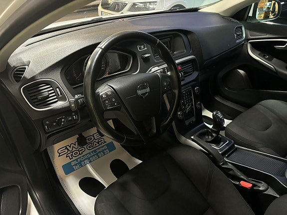 Volvo V40 17 of 20