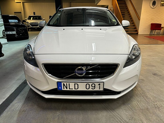 Volvo V40 8 of 20