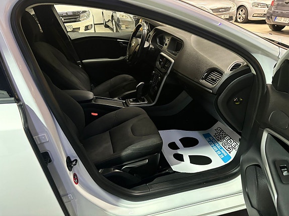 Volvo V40 14 of 20