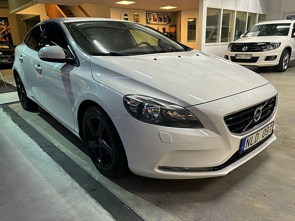 Volvo V40 7 of 20