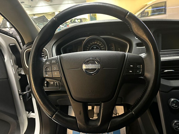 Volvo V40 18 of 20