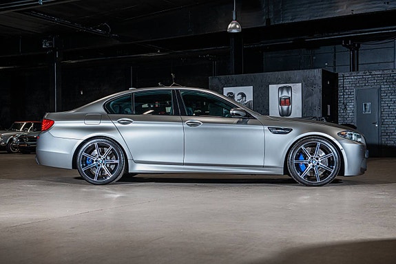 BMW M5 6 of 30
