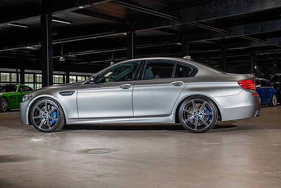 BMW M5 3 of 30