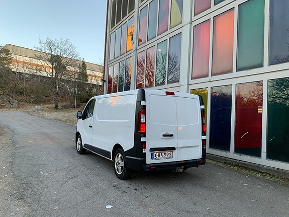 Opel Vivaro 14 of 14