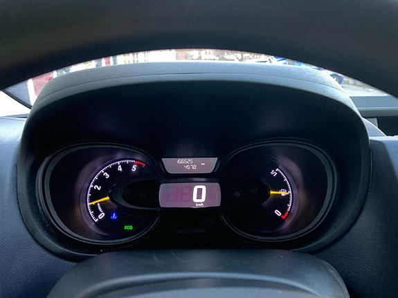 Opel Vivaro 5 of 5
