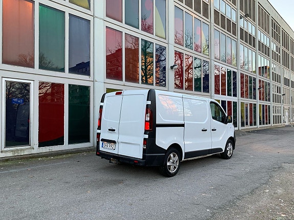 Opel Vivaro 12 of 14