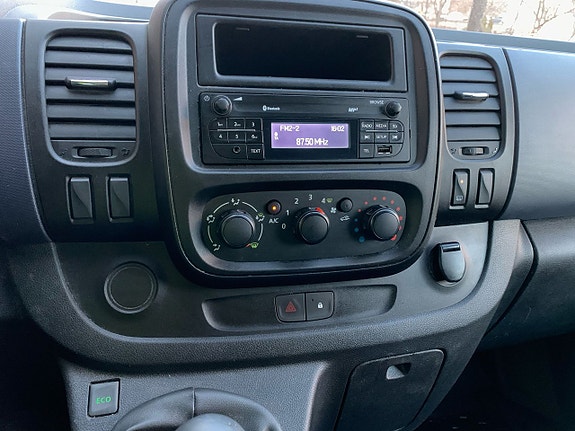 Opel Vivaro 6 of 14