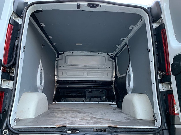 Opel Vivaro 8 of 14