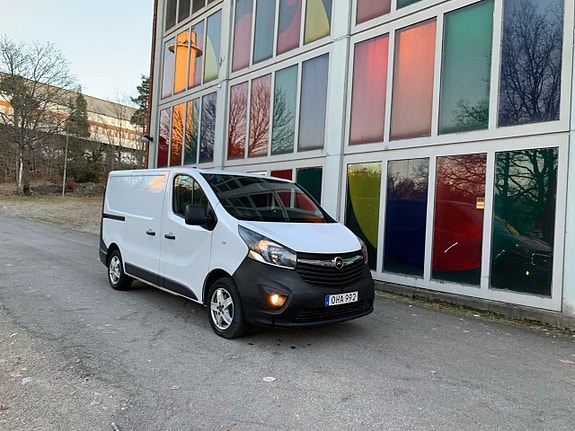 Opel Vivaro 2 of 5