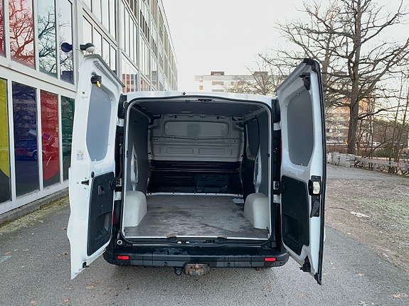 Opel Vivaro 9 of 14