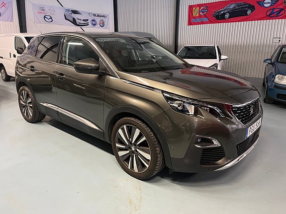 Peugeot 3008 2 of 5