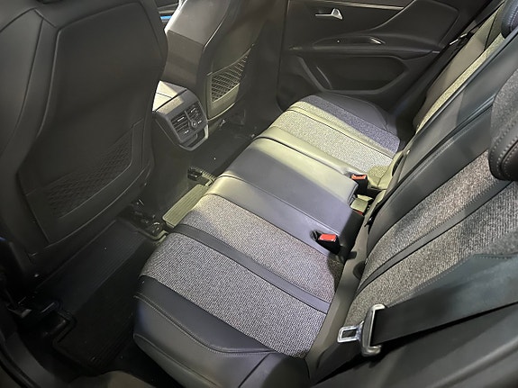 Peugeot 3008 4 of 5