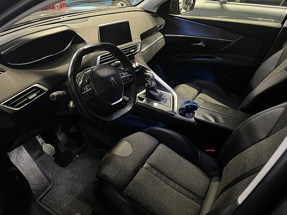 Peugeot 3008 3 of 5