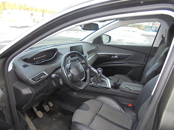 Peugeot 3008 5 of 5