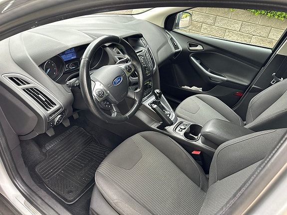 Ford Focus 12 of 16