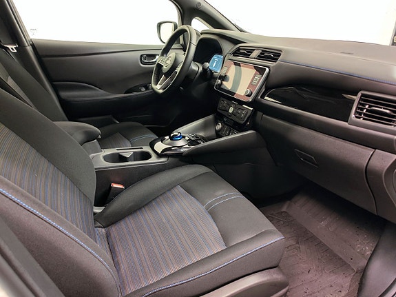 Nissan Leaf 4 of 5