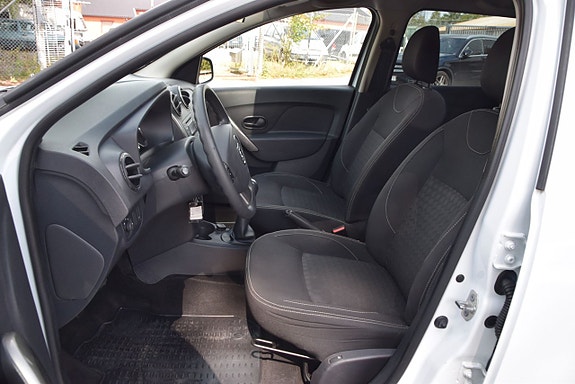 Dacia Logan 8 of 17