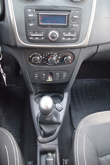 Dacia Logan 12 of 17