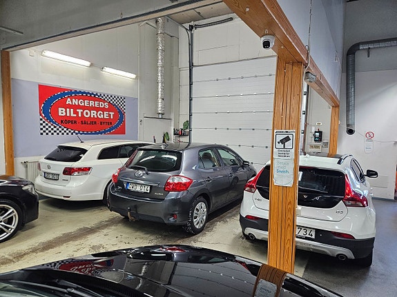 Toyota Auris 6 of 14