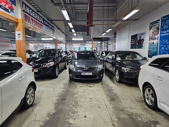 Toyota Auris 4 of 14