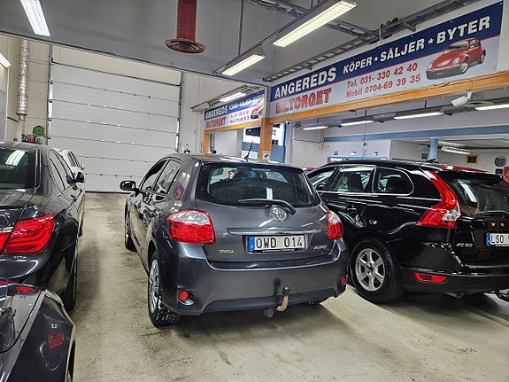 Toyota Auris 5 of 14