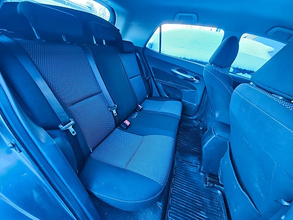 Toyota Auris 10 of 14