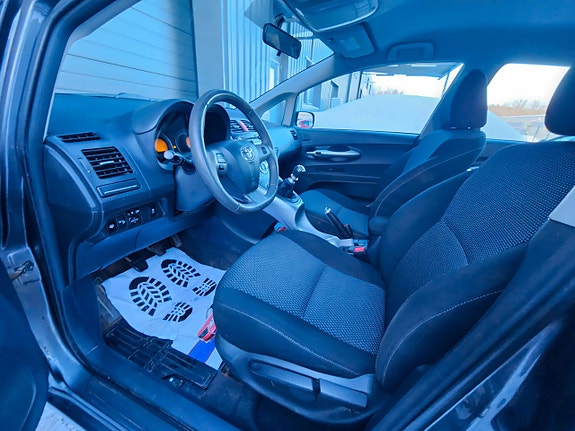 Toyota Auris 13 of 14