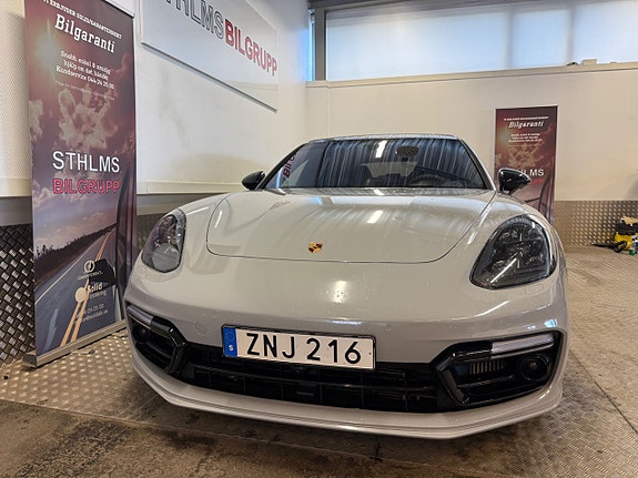 Porsche Panamera GTS 4 of 5