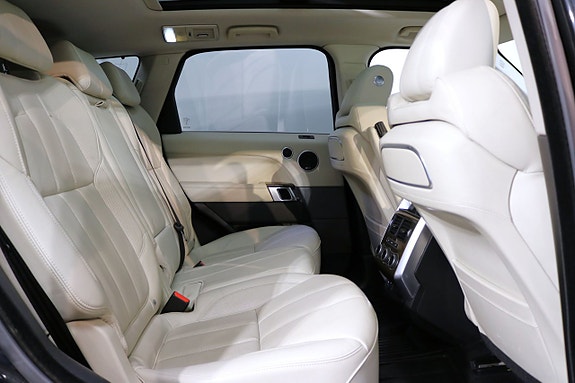 Land Rover Range Rover Sport 17 of 24